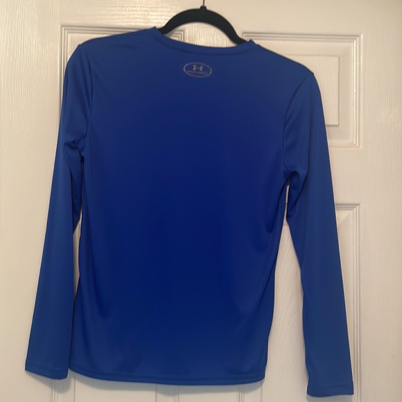 Under armor, boys dry fit large gently used - Picture 5 of 5